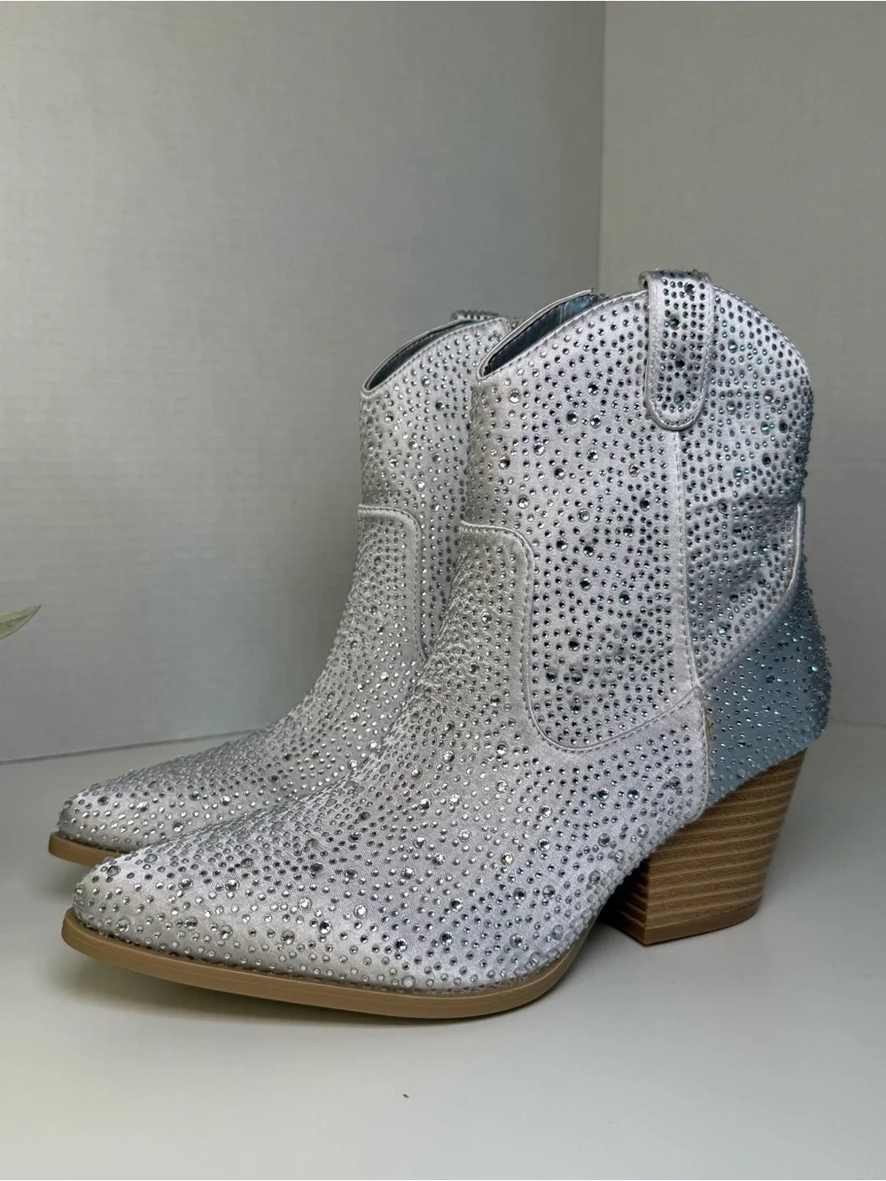 Qupid Silver Sparkle Leslie Rhinestone Western Boots Womens Size 7 Festival Boho